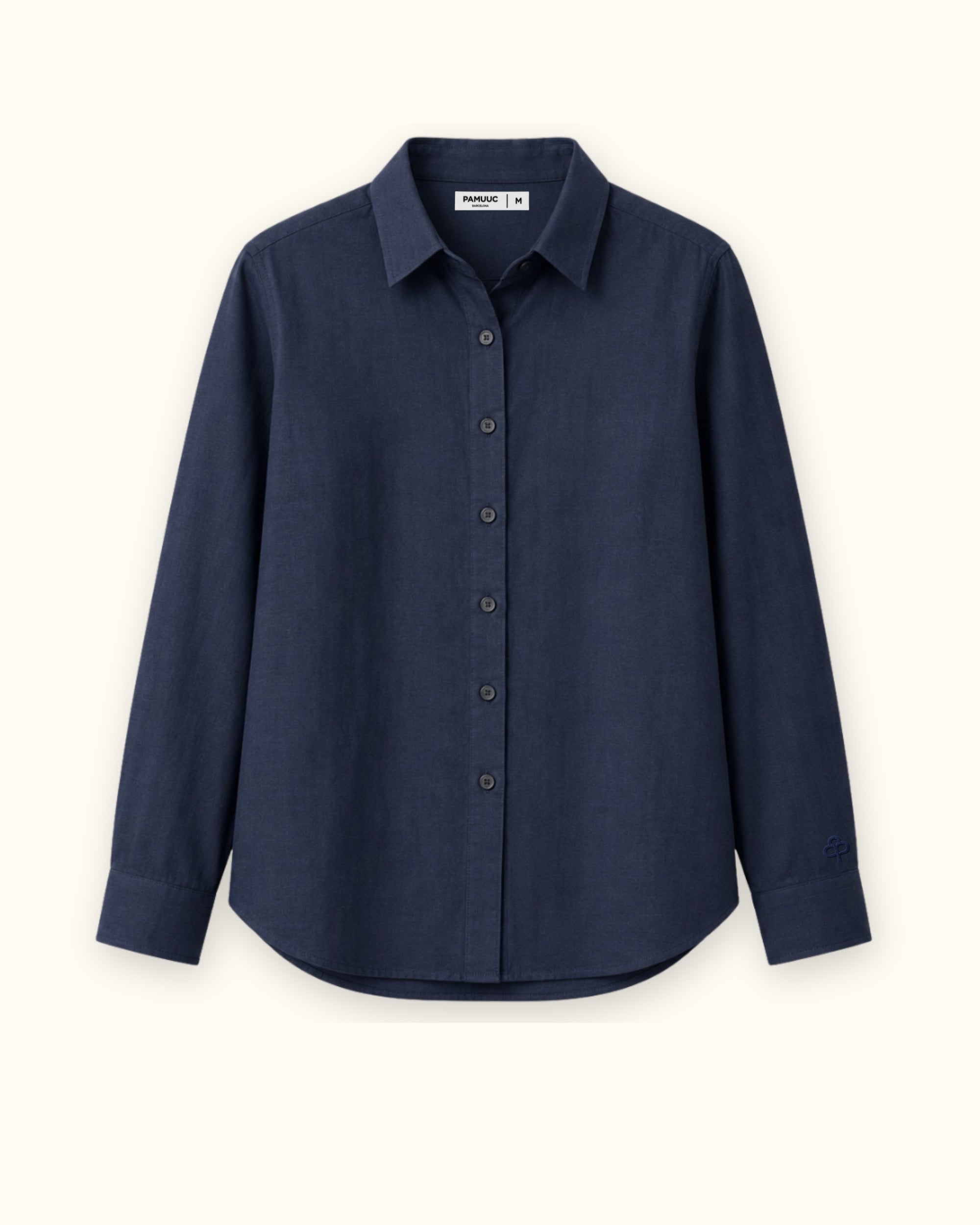 Chemise en lin coupe regular bleu marine, vue de face, montrant le col, l’ourlet et la coupe décontractée