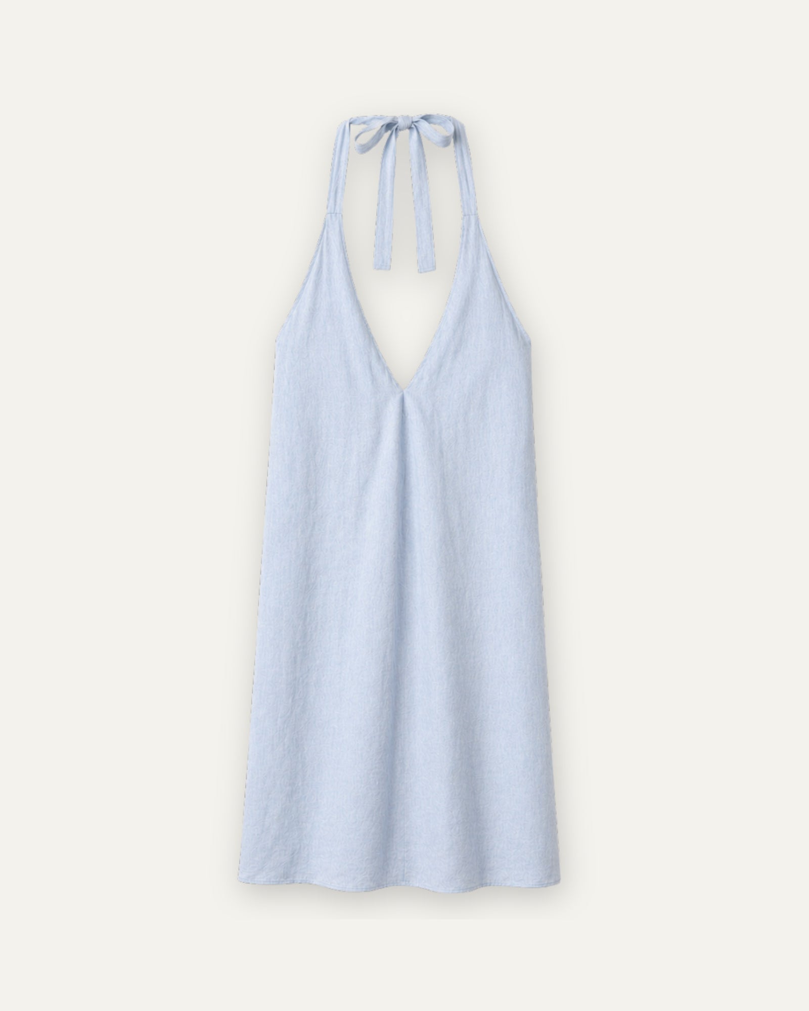 Vestido halter de lino en azul claro, vista frontal, mostrando el escote y la silueta del vestido