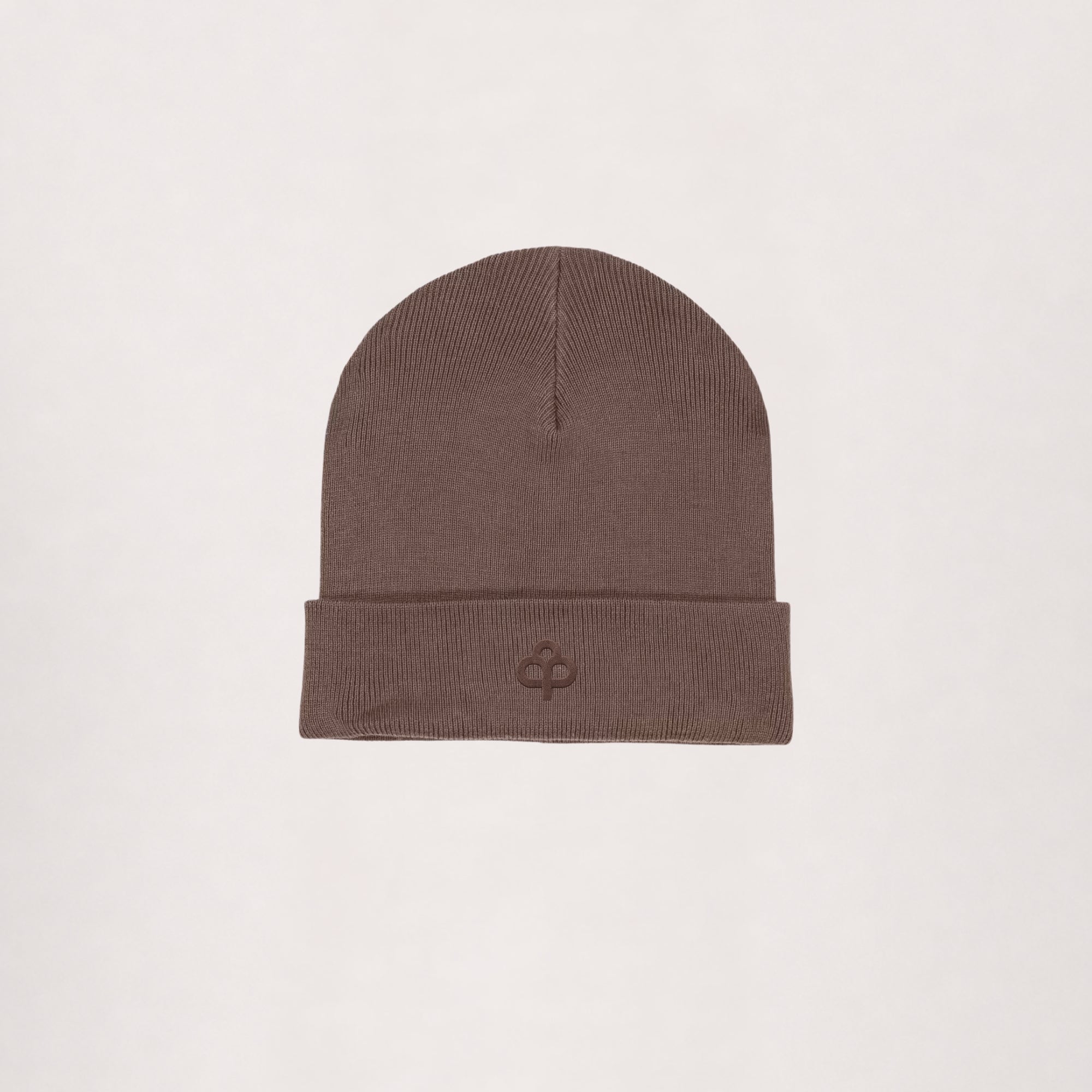 Ribbed beanie in brown, flat lay with turn-up cuff and embroidered logo